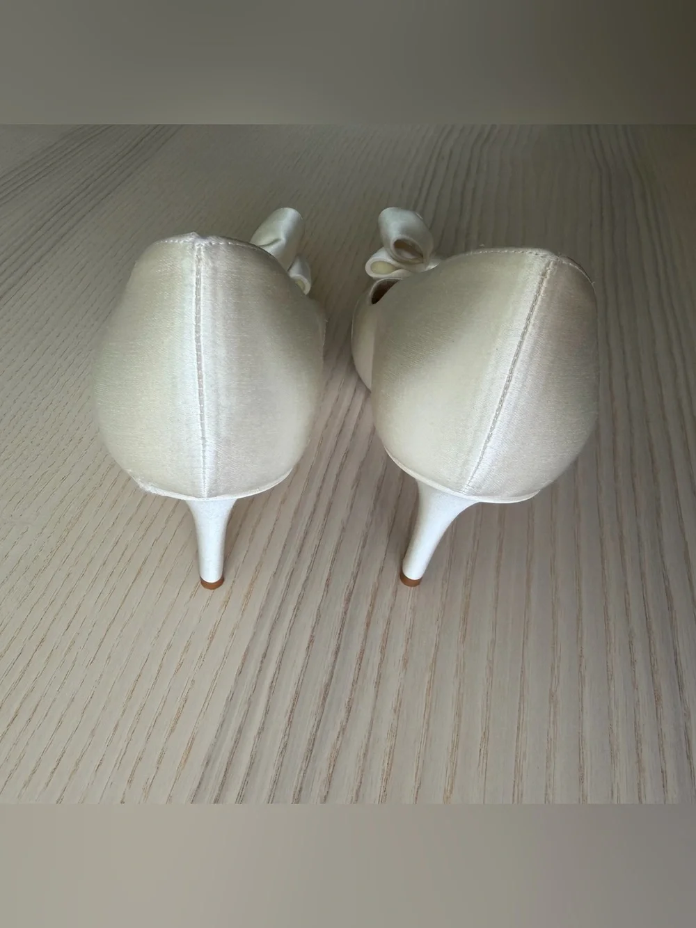 Kate Spade New York Ivory Satin Bow Peep Toe Pumps Heels Bridal Wedding Size 8B
